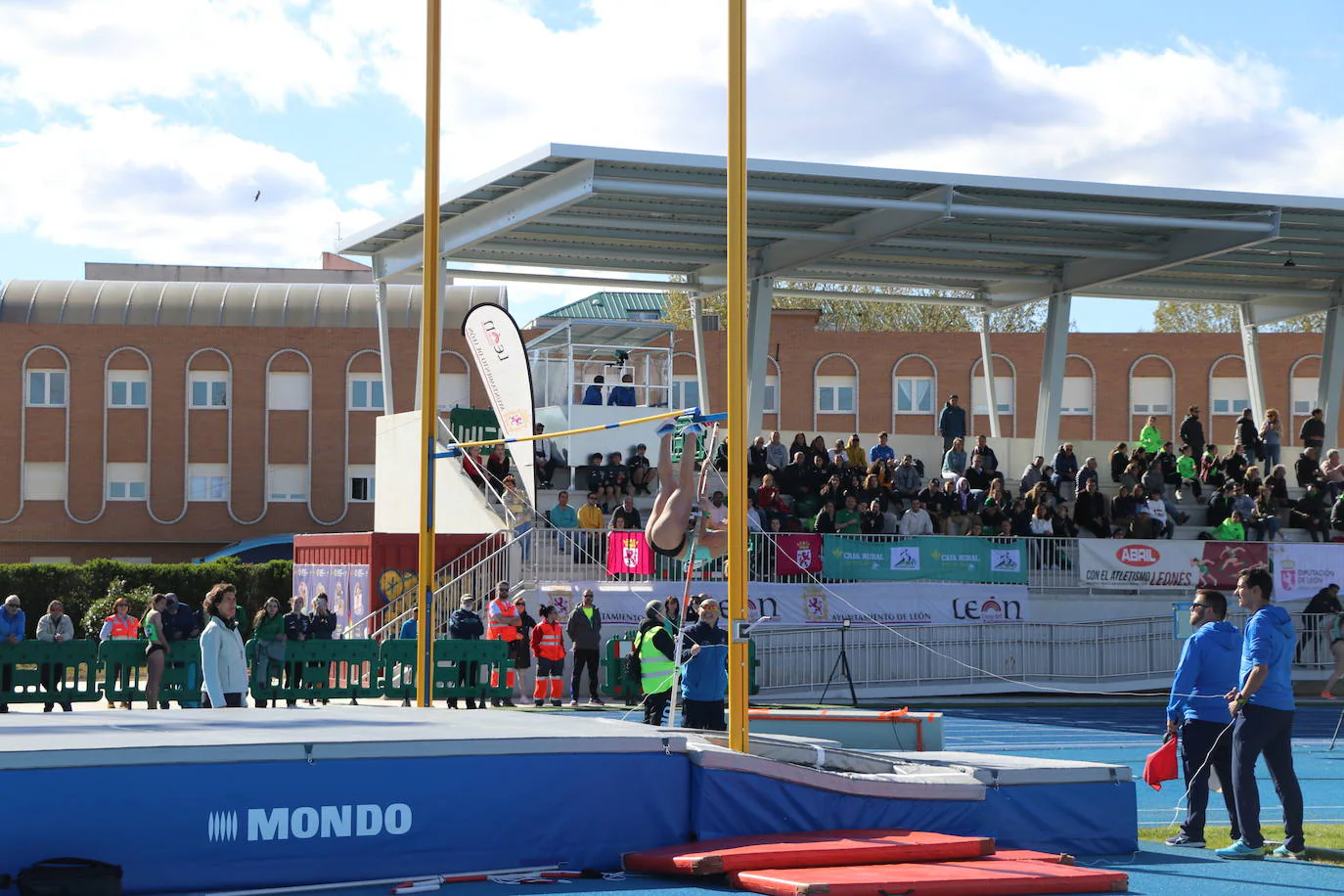 Inauguración en competición oficial de las nuevas pistas de Atletismo